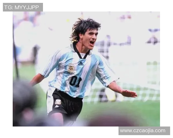 身穿52号足球明星的传奇故事与背后不为人知的奋斗历程